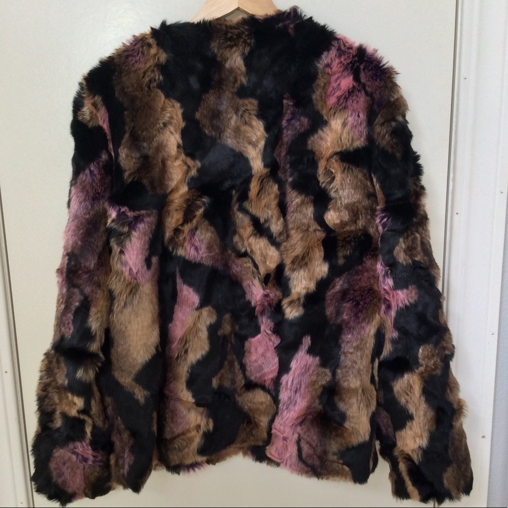 💜NWOT BAR III FAUX FUR COAT💜 - Picture 4 of 7